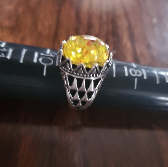 Vintage Faux Amber Specked Stone Ring Sz 9 - Picture 3 of 4